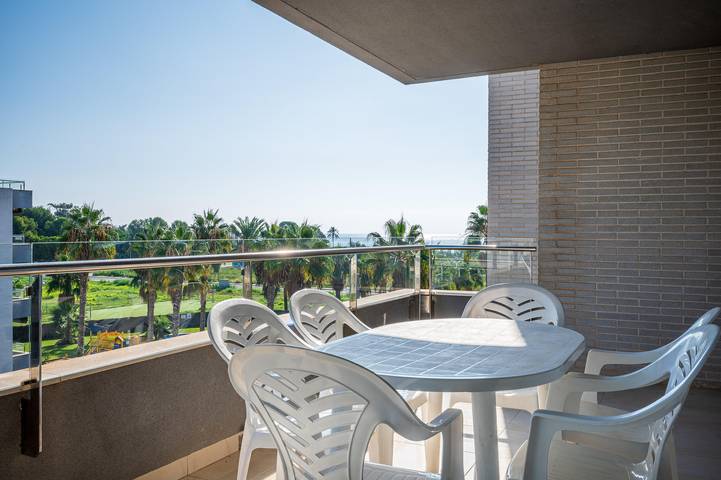 Apartamento de vacaciones para 4 personas, con terraza y jardín además de piscina y vistas - 1