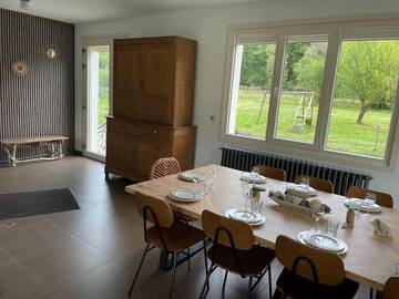 Gîte pour 10 personnes, avec jacuzzi et jardin, adapté aux familles à Les Hautes-Rivières