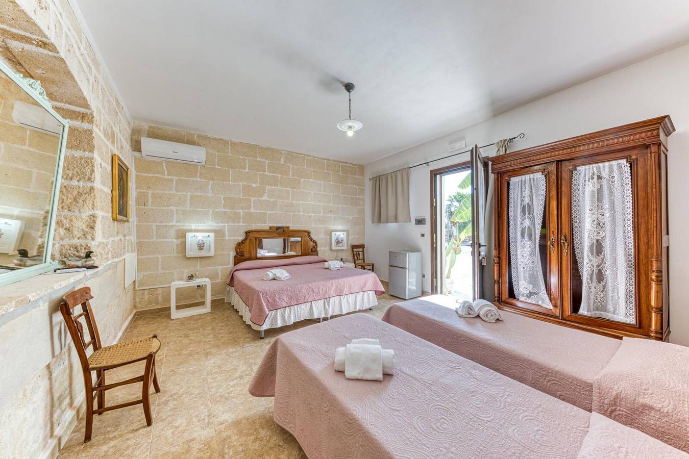 Zimmer 'Masseria Prisuti - Oleandro' mit Wlan und Klimaanlage in Porto Cesareo, Golf von Tarent
