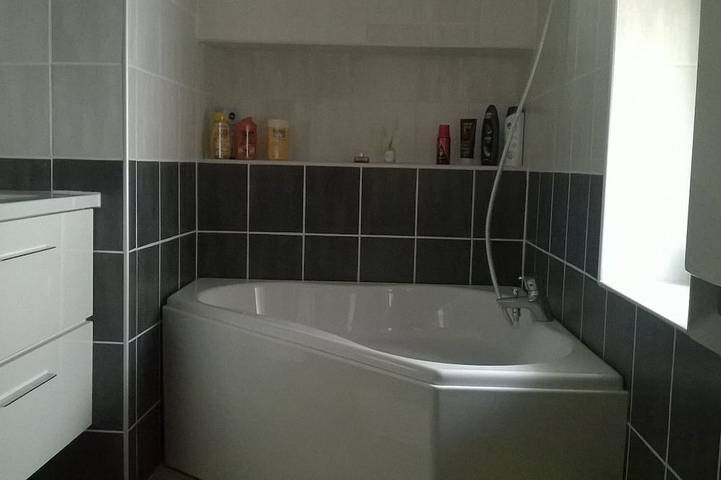 Location de vacances pour 6 personnes, avec jacuzzi ainsi que jardin et balcon à Bosc - 4