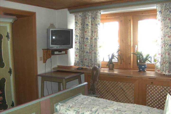 Appartement 1 - 1 Schlafraum/Dusche, Wc, Wohnraum - Pension Gamsjäger - Urlaub in Rottenmanner und Wölzer Tauern, St. Nikolai im Sölktal
