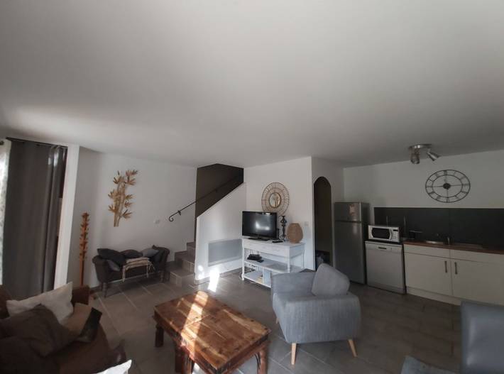 Gîte pour 6 personnes, avec jardin ainsi que piscine et terrasse à Nyons - 3