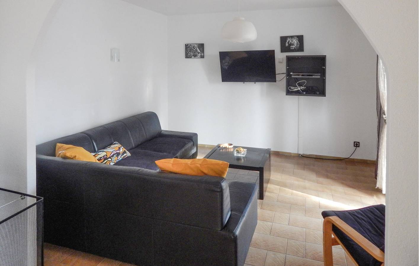 119 sqft Ferienwohnung mit Parkplatz, Pool & Wifi in Pierrelatte, Nyons und Umgebung