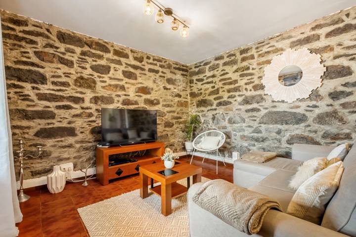 Sea View Villa by Homie in Santa Cruz (Madeira), Madeira