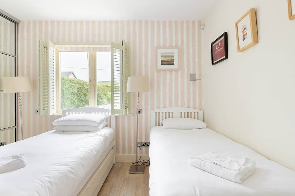 Shutters - Lovely family home!, Shutters in Lahinch, County Clare