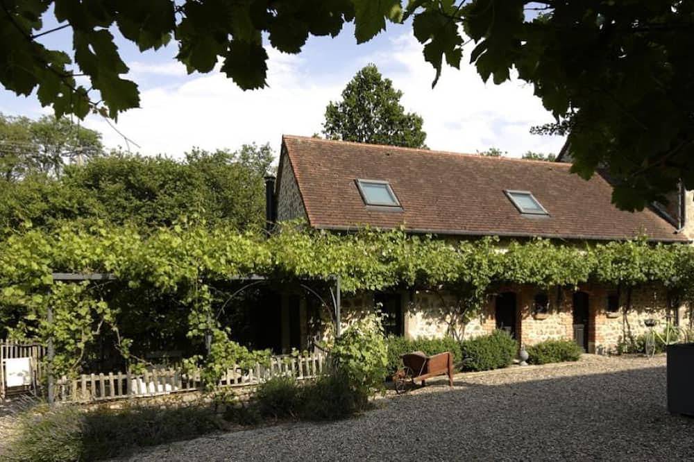 Gîte pour 4 Personnes dans Saint-Dizier-la-Tour, Région d'Aubussargues