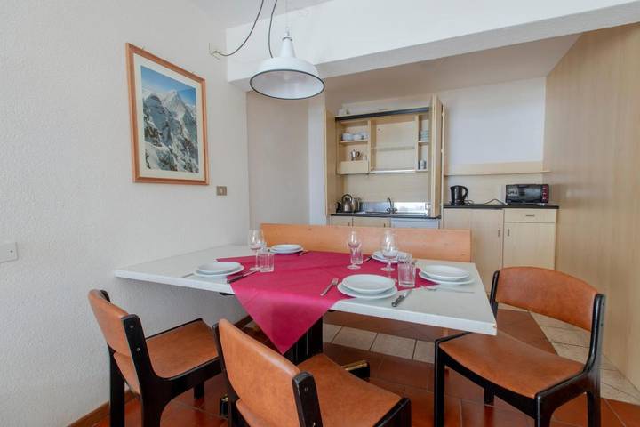 Gîte pour 5 personnes, avec sauna et terrasse ainsi que piscine et vue dans Passo Del Tonale