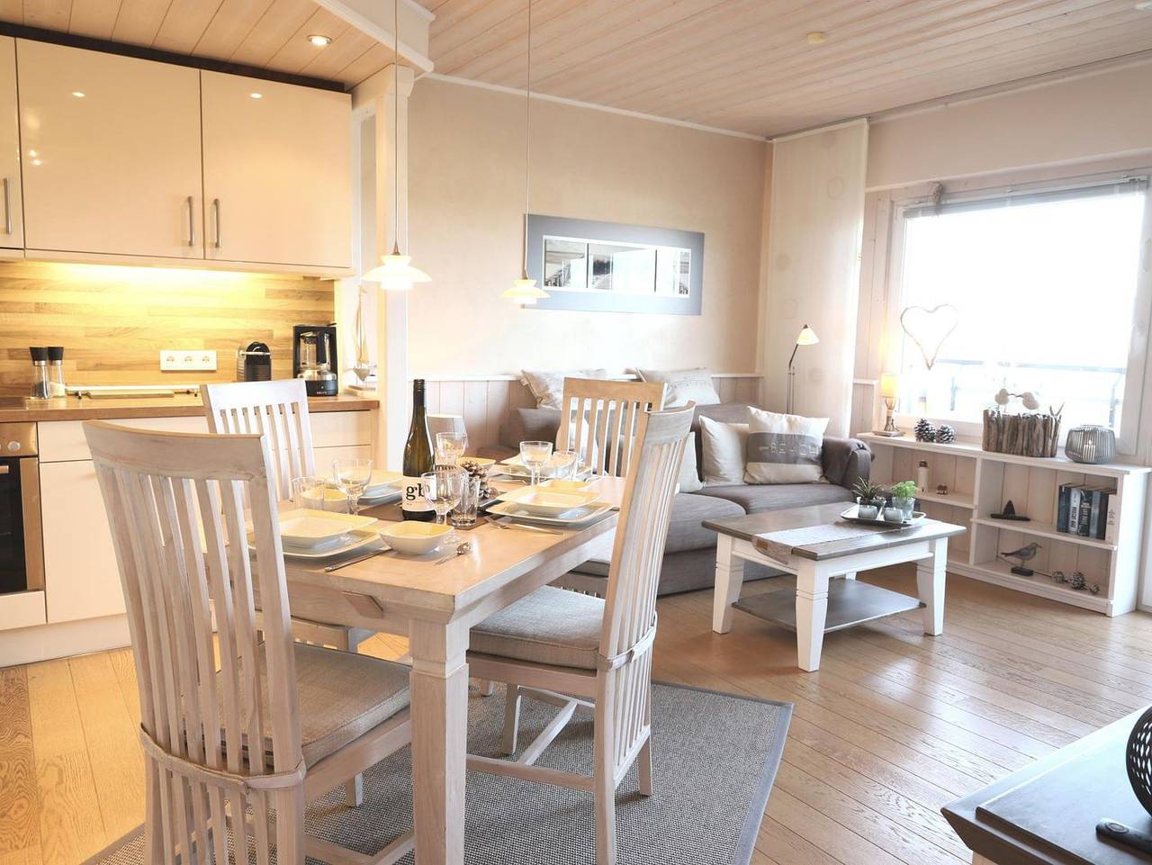 Ganze Wohnung, Hochwertiges 2-Zi.-App. mit Nord-Balkon und Wellnessbereich in Westerland in Westerland, Sylt (Gemeinde)