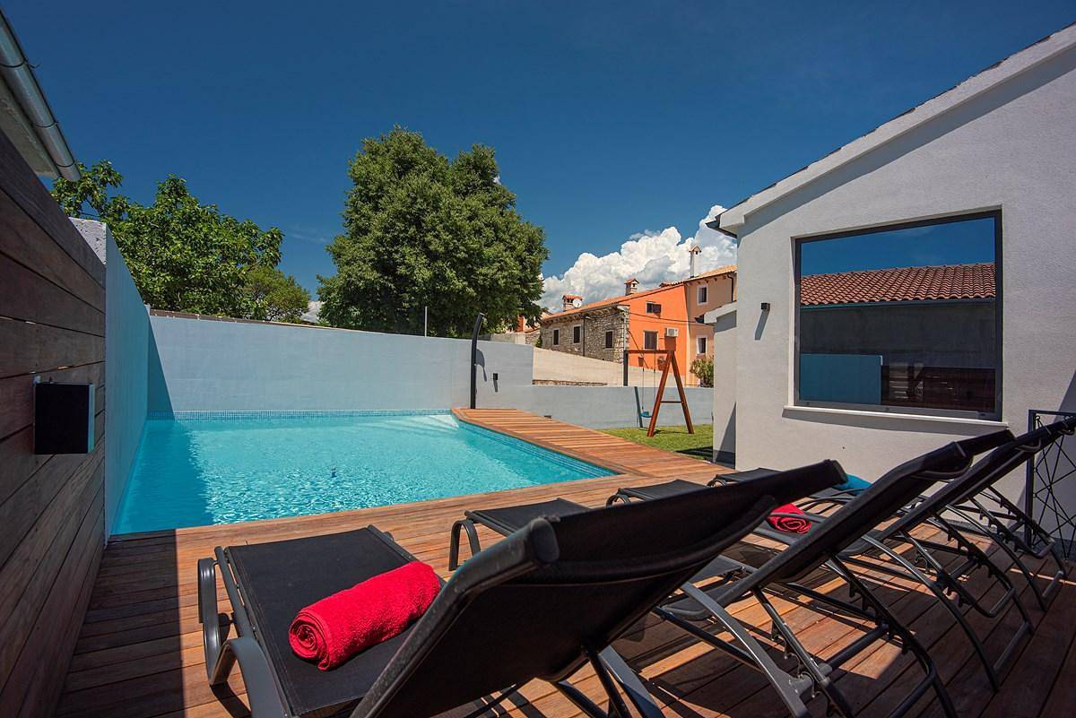 Holiday house with private pool for 5 persons approx. 94 qm in Rakalj, Istria (Bay of Raša) in Rakalj, Zuidkust Istrië