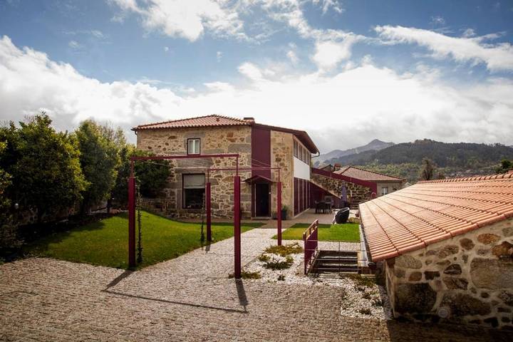 Casa rural para 10 personas, con Balcón y Terraza además de Jardín y Piscina en Arcos de Valdevez - 2