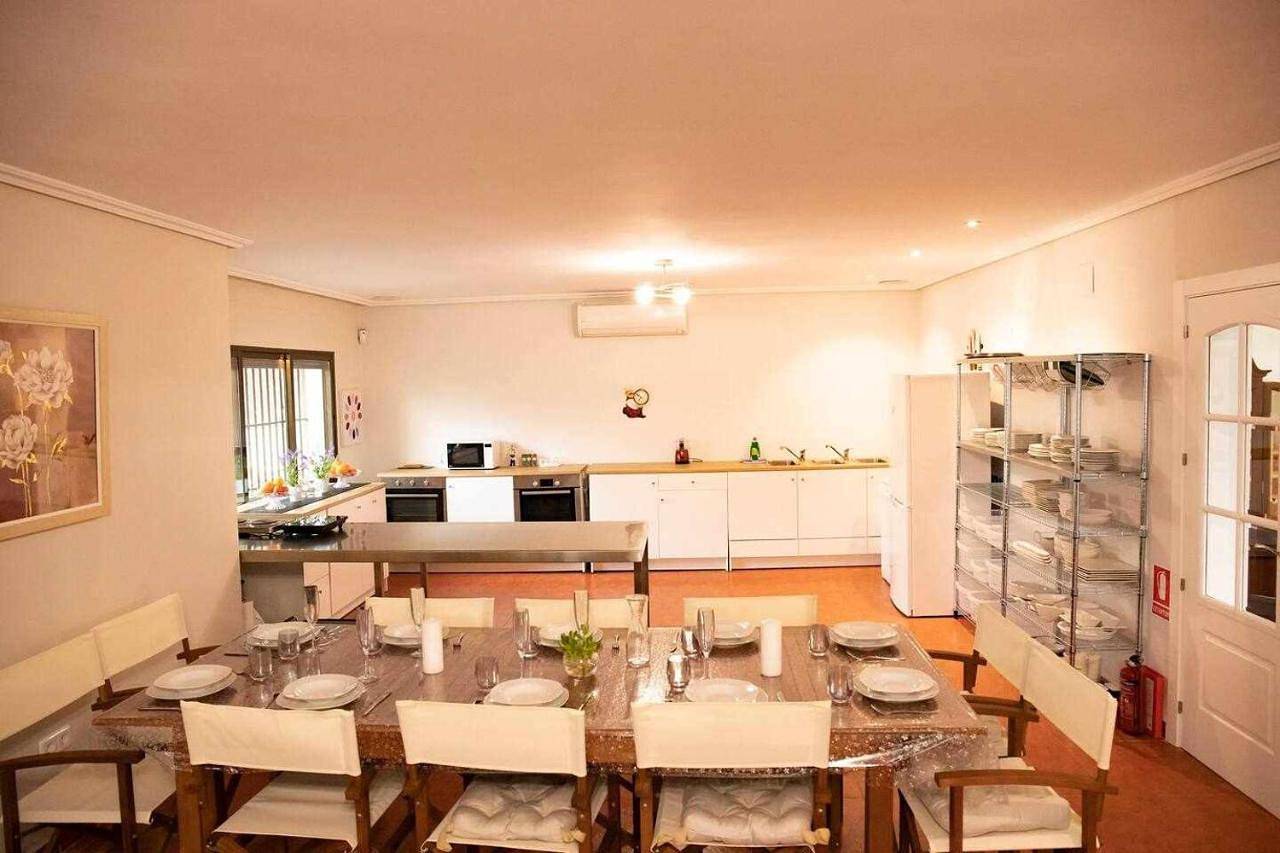 Five-Bedroom House in Pelayos de la Presa, Provincia de Madrid
