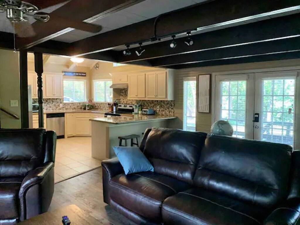 Hideaway_3 Br w/ Private Pool on wooded lot in Lake Conroe