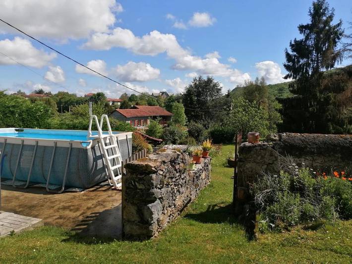 Location de vacances pour 8 personnes, avec terrasse et piscine ainsi que vue et jardin dans Cier-de-Rivière - 2
