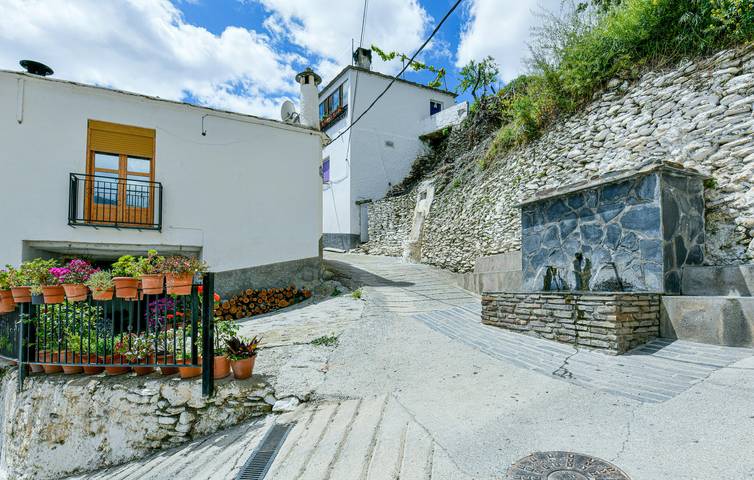 Charmant appartement avec jardin, Wi-Fi et barbecue, à 1 km du centre d'Alcútar in Bérchules, Cordillera Penibética