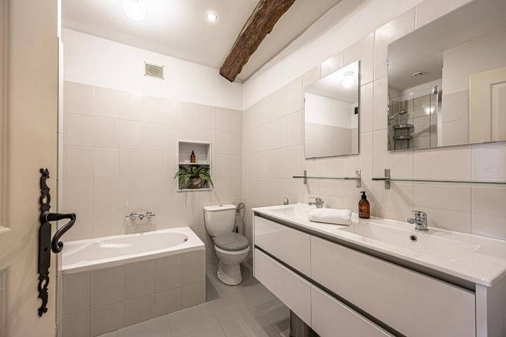 Location de vacances pour 5 personnes, avec piscine et jardin à Biron - 2
