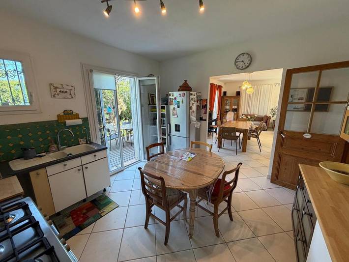 Location de vacances pour 8 personnes, avec vue ainsi que piscine et jardin à Lavérune - 3