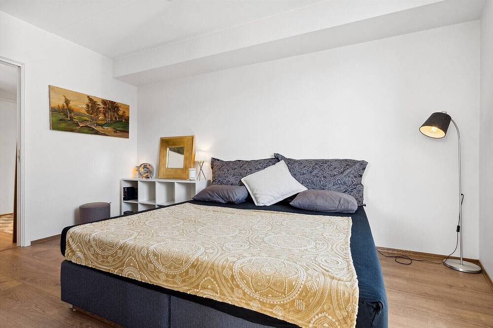 Ganze Wohnung, Harbour Promenade Strolls from our super-central 2B Downtown Home in Sentrum, Bodø