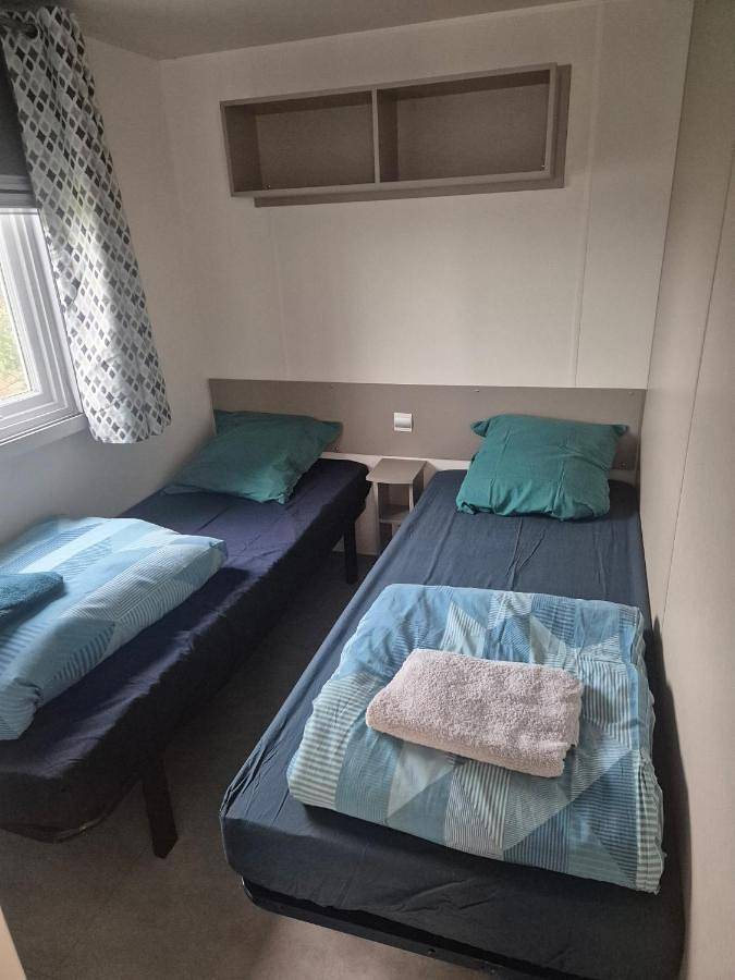 Camping pour 8 personnes, avec piscine et jacuzzi ainsi que jardin et sauna à Valras-Plage - 3