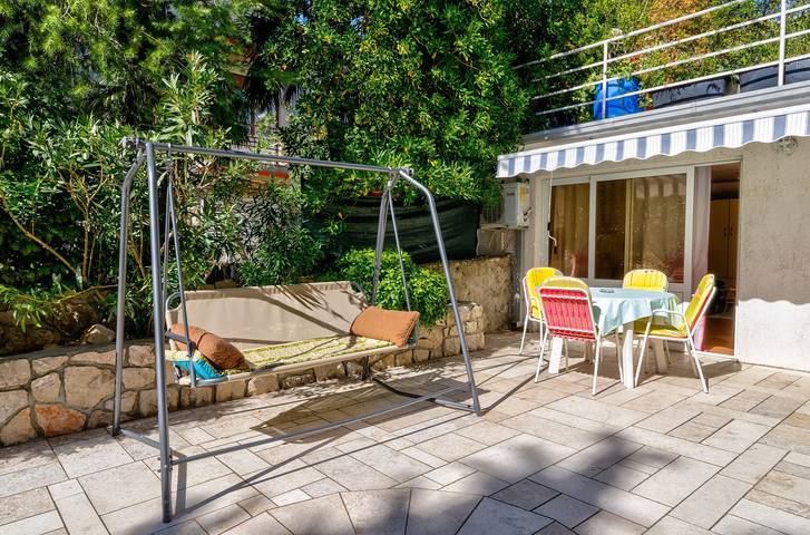 Ganze Wohnung, Romantisches Apartment nur 200 Meter zum Strand mit Grillplatz, Klima, Wifi in Crikvenica, Primorje-Gorski Kotar