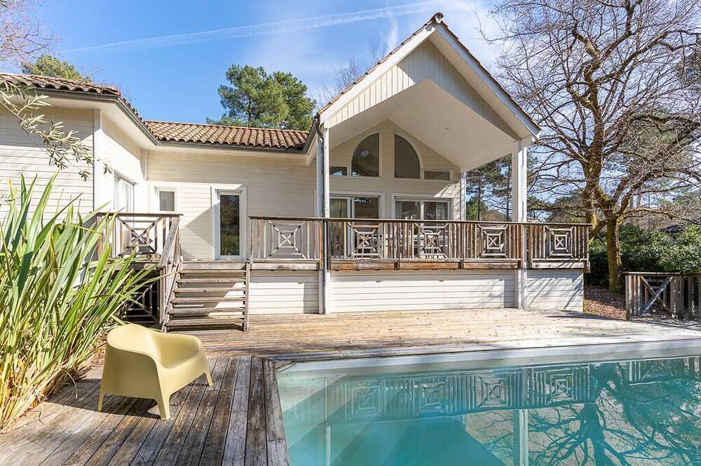 Charmante Villa Avec Piscine au Golf de Biscarrosse in Biscarrosse, Côte d’Argent