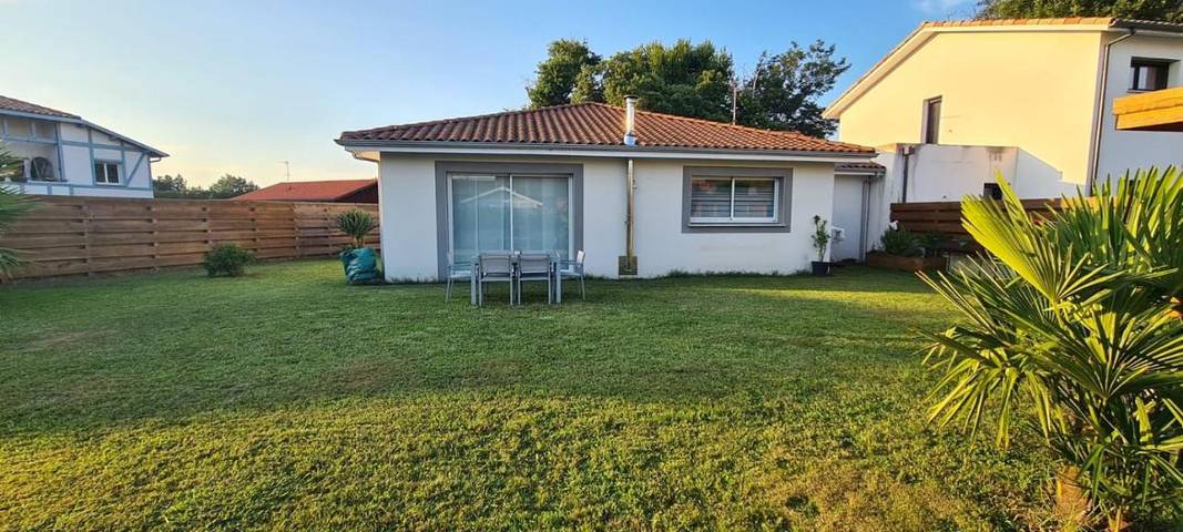Maison de vacances pour 6 personnes, avec jardin et jacuzzi