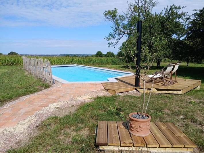 Location de vacances pour 2 personnes, avec jacuzzi ainsi que jardin et piscine à L'Oudon - 2