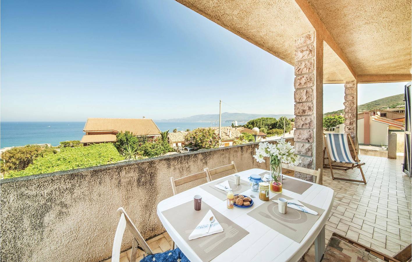 Ganze Ferienwohnung, 110qm Obergeschoss Apartment 300m zum Strand in Porto Alabe, Tresnuraghes