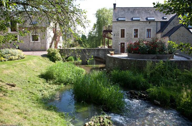 Gîte pour 50 personnes, avec terrasse ainsi que piscine et jardin dans le Calvados - 2