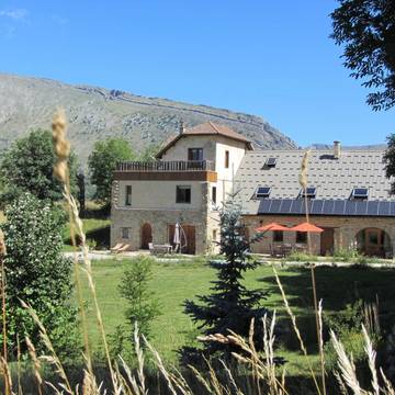 Chambre d’hôte pour 3 personnes, avec vue ainsi que terrasse et jardin à La Roche-des-Arnauds