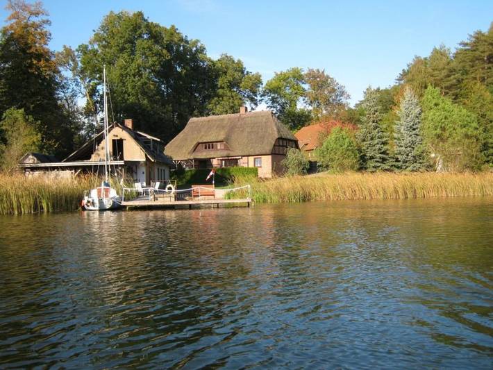 Ferienwohnung für 3 Personen, mit Terrasse und Garten sowie Sauna und Seeblick in Neukloster - 2