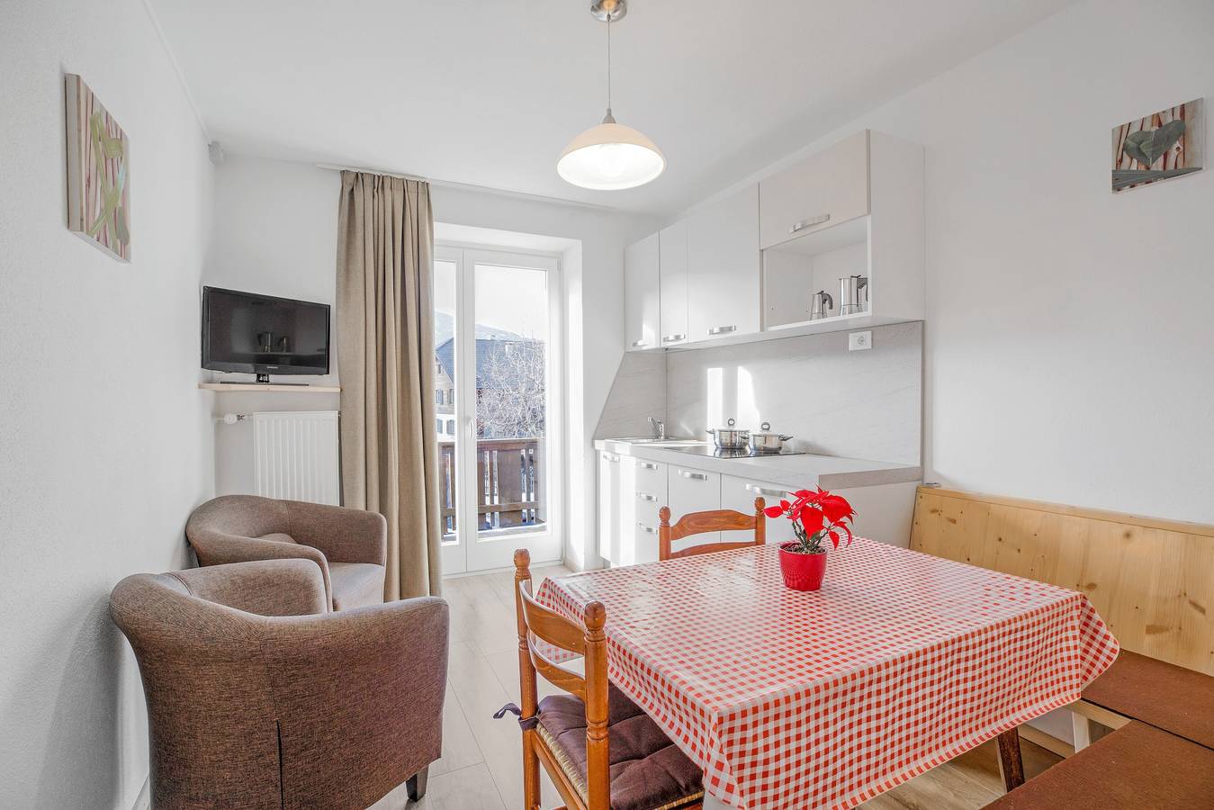 Appartamento intero, Appartamento "Kruma - Gsail 1" con vista sulle montagne, Wi-Fi e balcone in Valdaora di Mezzo, Valdaora