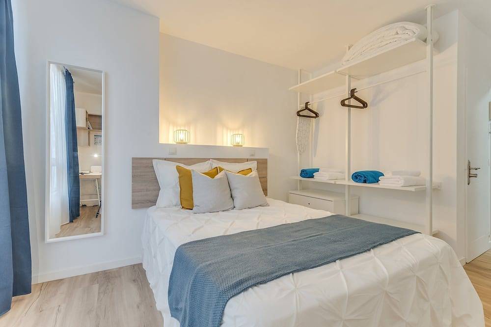 Appartement entier, Newly Renovated Beach Apartment Just Steps to Sand with Dedicated Workspace Area in La Isleta, Las Palmas de Gran Canaria