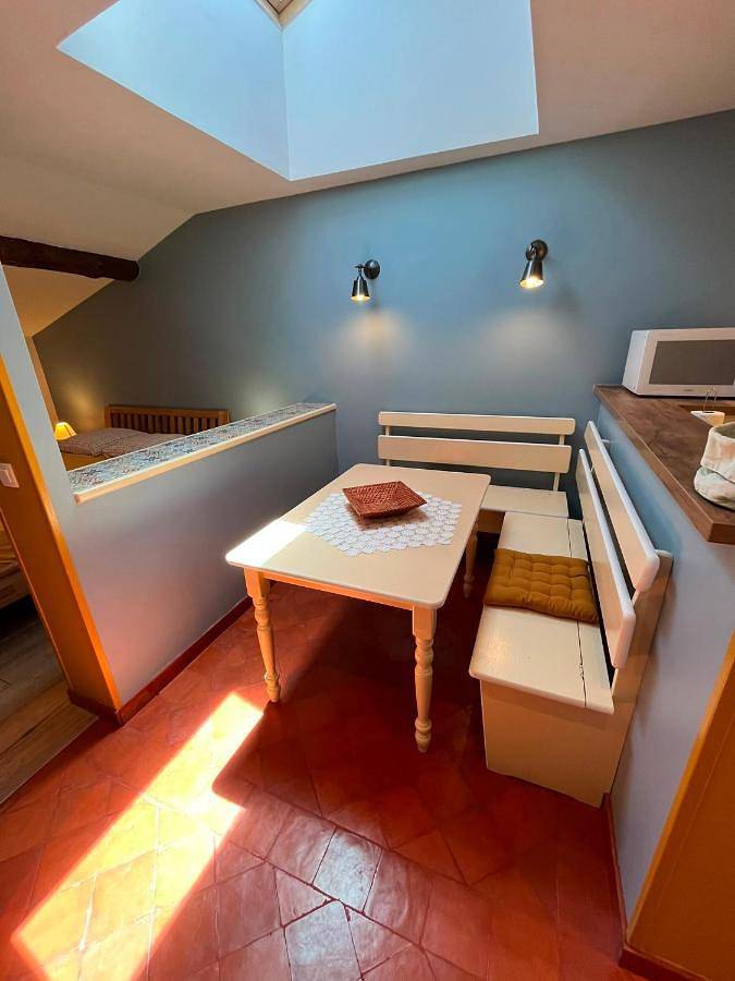 Gîte pour 2 personnes, avec Terrasse ainsi que Jardin et Piscine à La Palme - 3
