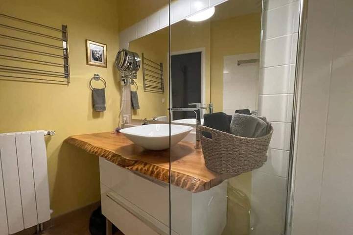Appartement entier, Vivez comme le roi Louis XIV dans le centre-ville historique in Pézenas, Côte d'Améthyste