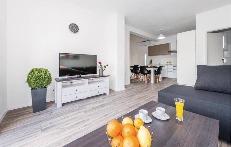 Modernes Apartment mit 2 Schlafzimmern und Pool in der Nähe des Flusses Krka und des Visovačko-Sees in Dalmatinisches Zagora