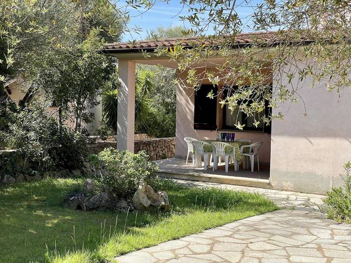 Casa vacanza per 6 persone, con Balcone e Terrazza nonché Giardino e Panorama a San Pantaleo