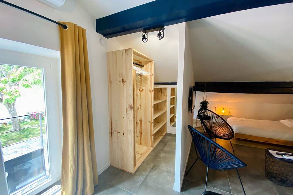 Entire apartment, Serenite Basque - Gîtes & Spa Privatif - Mountain view loft in Ainhoa, Bayonne region