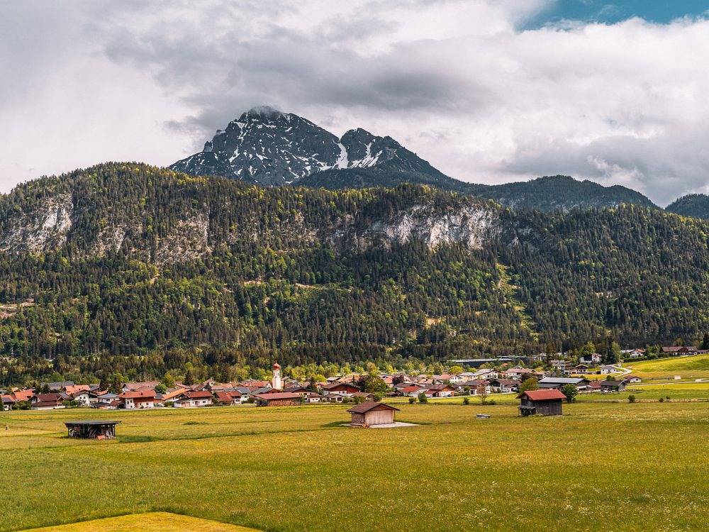 Hahnenkamm Hostel - Doppelzimmer ohne Balkon in Höfen, Außerfern