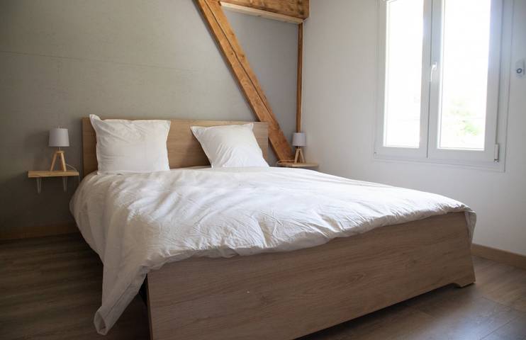 Entire apartment, “Gîte La Sainte Juliette” Apartment with Mountain View, Shared Terrace, and Wi-Fi in La Rixouse, Parc naturel régional du Haut-Jura