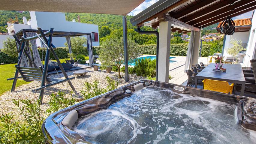 Villa für 8 Personen, mit Whirlpool und Garten sowie Terrasse in Opatija Riviera - 2