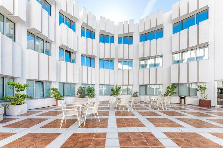 Hôtel pour 3 personnes, avec sauna ainsi que terrasse et piscine à Manises - 2