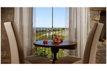 Gîte pour 5 personnes, avec balcon et vue à Serralunga d'Alba