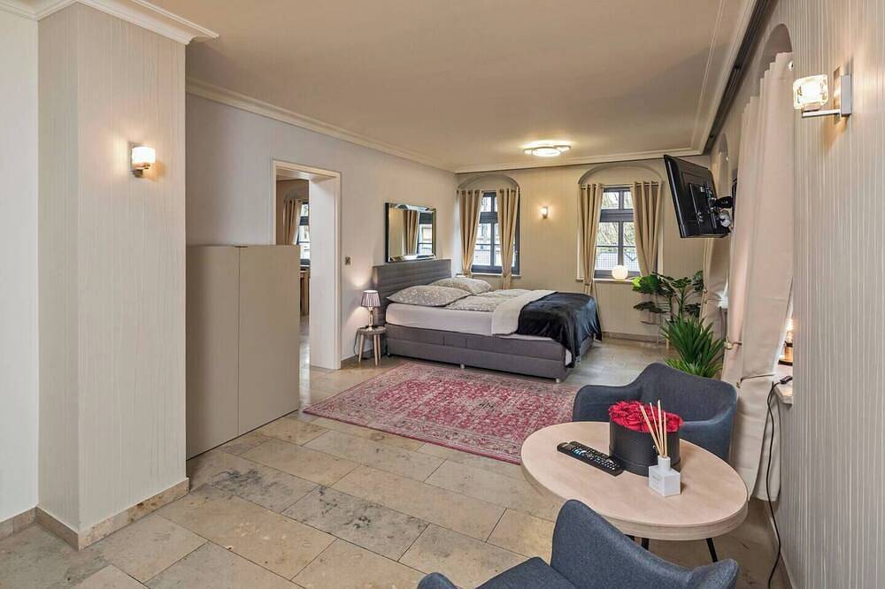 Ganze Wohnung, Cosel Palais Appartement in Laubegast, Dresden