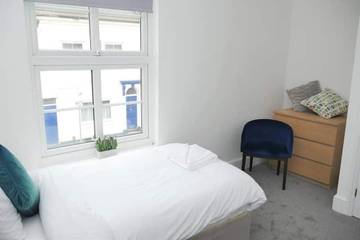 Apartment for 8 People in Northampton, Northamptonshire, Photo 2