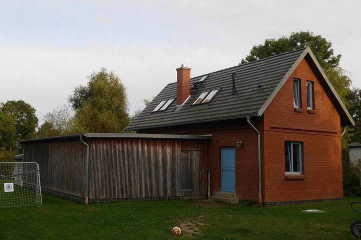 Ferienhaus für 4 Personen, mit Terrasse und Garten in Bützow-Land