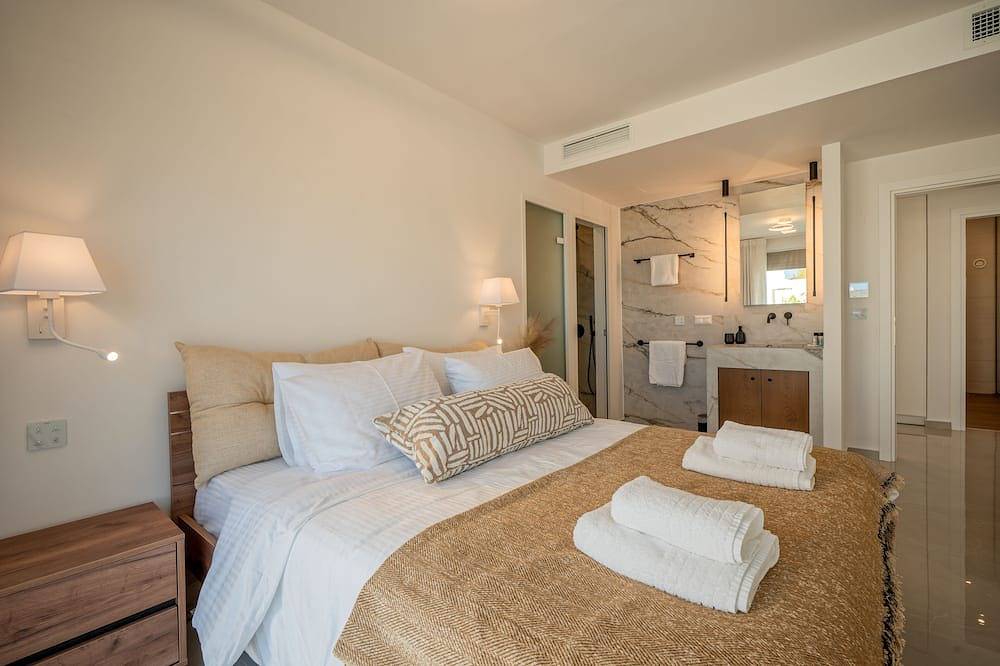 Ganze Wohnung, Pasiphae Luxe Apt with Private Pool, Seaview at Amphimatrion in Kalyves, Chania und Umgebung