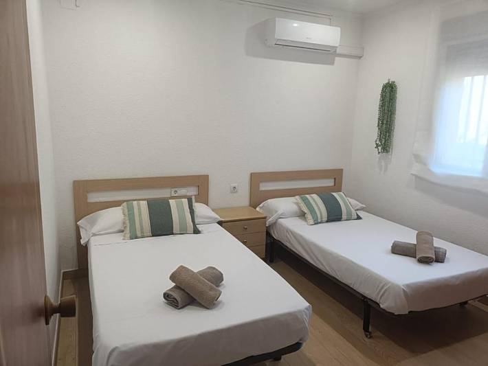 Casa rural para 4 personas, con Terraza además de Jardín y Piscina en Canal de Navarrés - 2