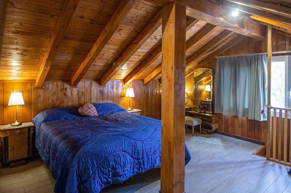 Chalet Surrounded by Greenery in Giarre, Between the Ionian Sea, Taormina, Etna. in Giarre, Catania Provinz