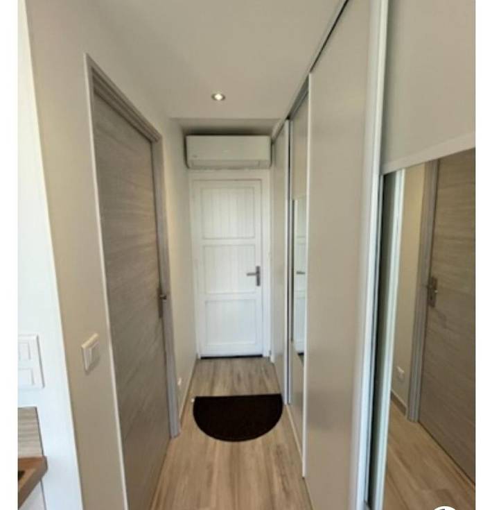 Gîte pour 2 personnes, avec vue ainsi que jardin et terrasse dans Gare du Club Med Cocody - 3