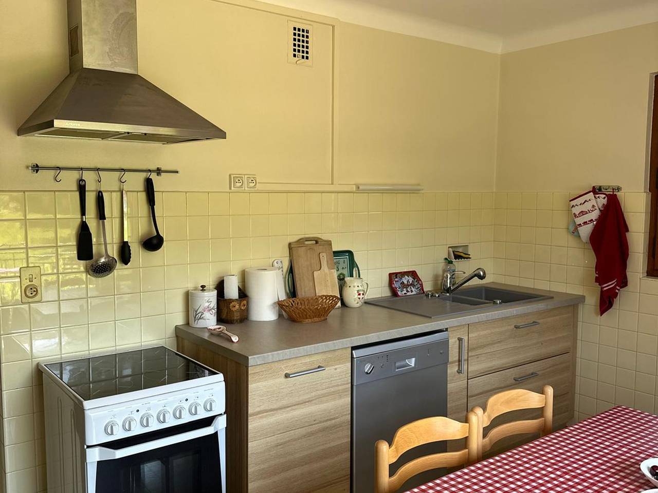 Apartamento entero, Amplio apartamento en Évian con parking y mascotas permitidas in Évian-les-Bains, Thonon-les-Bains region